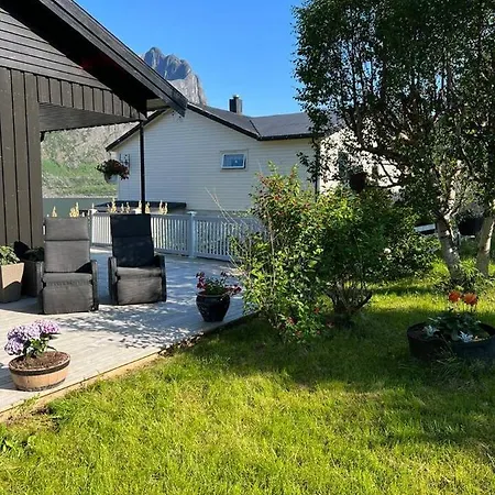 Rigmorhuset Holiday home Fjordgard